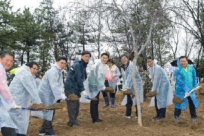 순천시, 식목일 행사로 유실수 200그루 심어