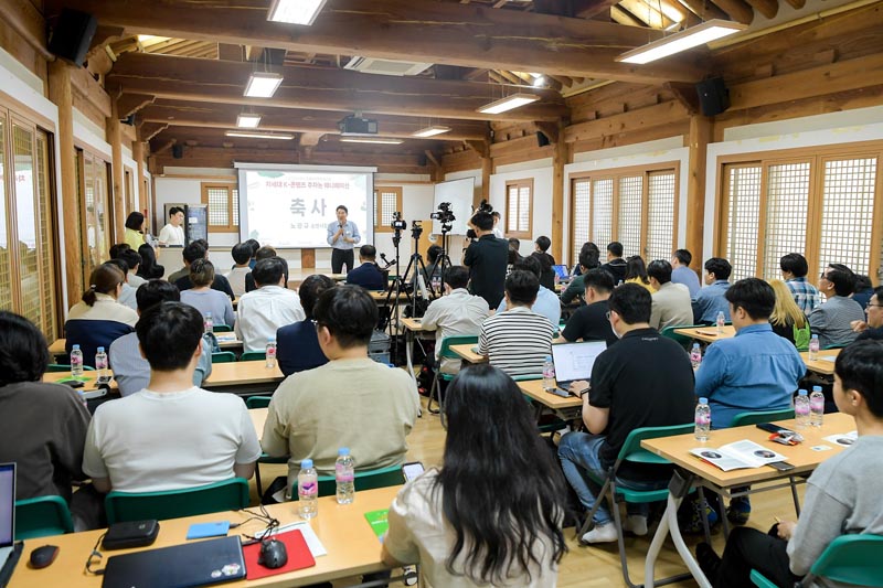 2일 열린 (사)한국애니메이션제작자협회 워크숍에사 축사하는 노관규 순천시장2