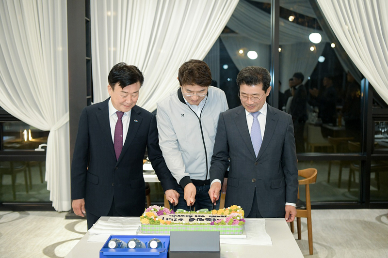 지난 30일 여수순천광양 3개 시 시장이 정원에서 화합의 시간을 가졌다