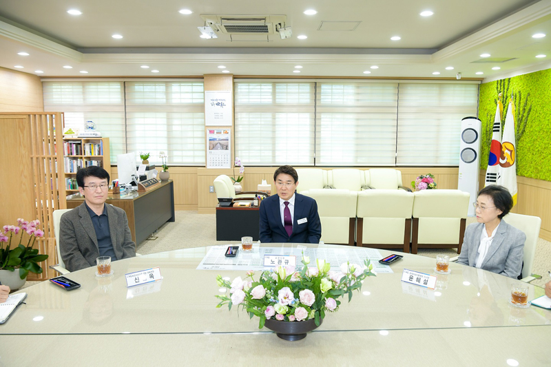 2일 순천시가 전남 최초 소아 야간지료 달빛어린이병원 운영 업무 협약을 맺었다