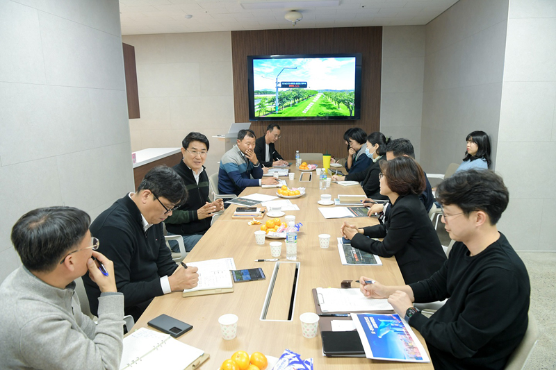 지난 9일 순천시정 전반을 총괄하는 역할을 수행할 일류도시기획단이 새롭게 개편해 노관규 순천시장 주재로 사전 워크숍을 진행했다.