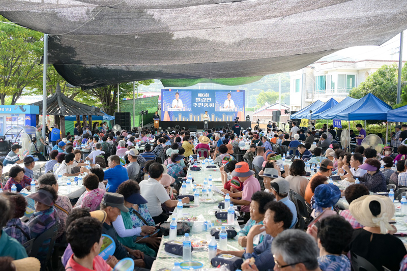 2024년 별량면 주민총회 주민자치사업 선정 투표 참여해서 인사말씀 하고 있는 노관규 순천시장